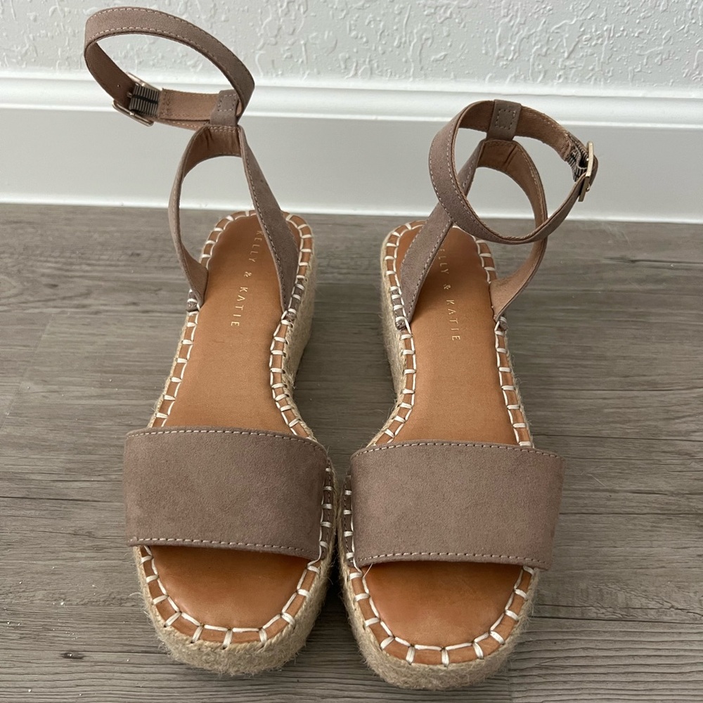 Kelly & Katie espadrille wedge sandal size 6